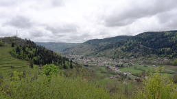 Blick von oben ins Tal